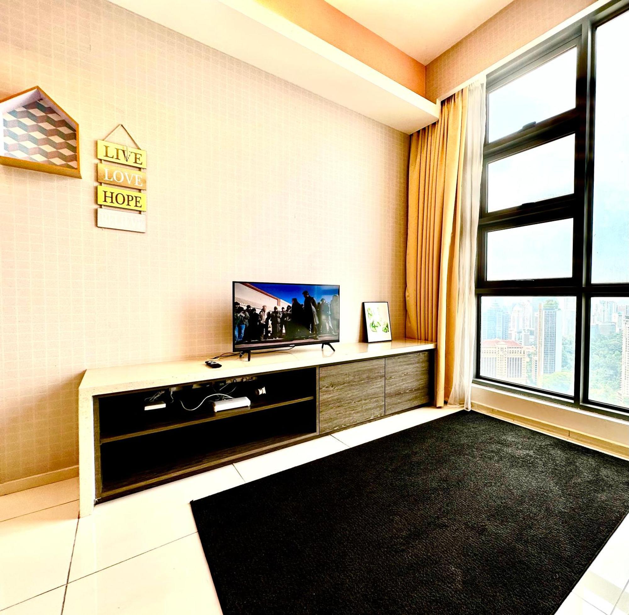 Weekly Promotion,The Robertson 2B At Bukit Bintang With Netflix Apartment Куала Лумпур Екстериор снимка